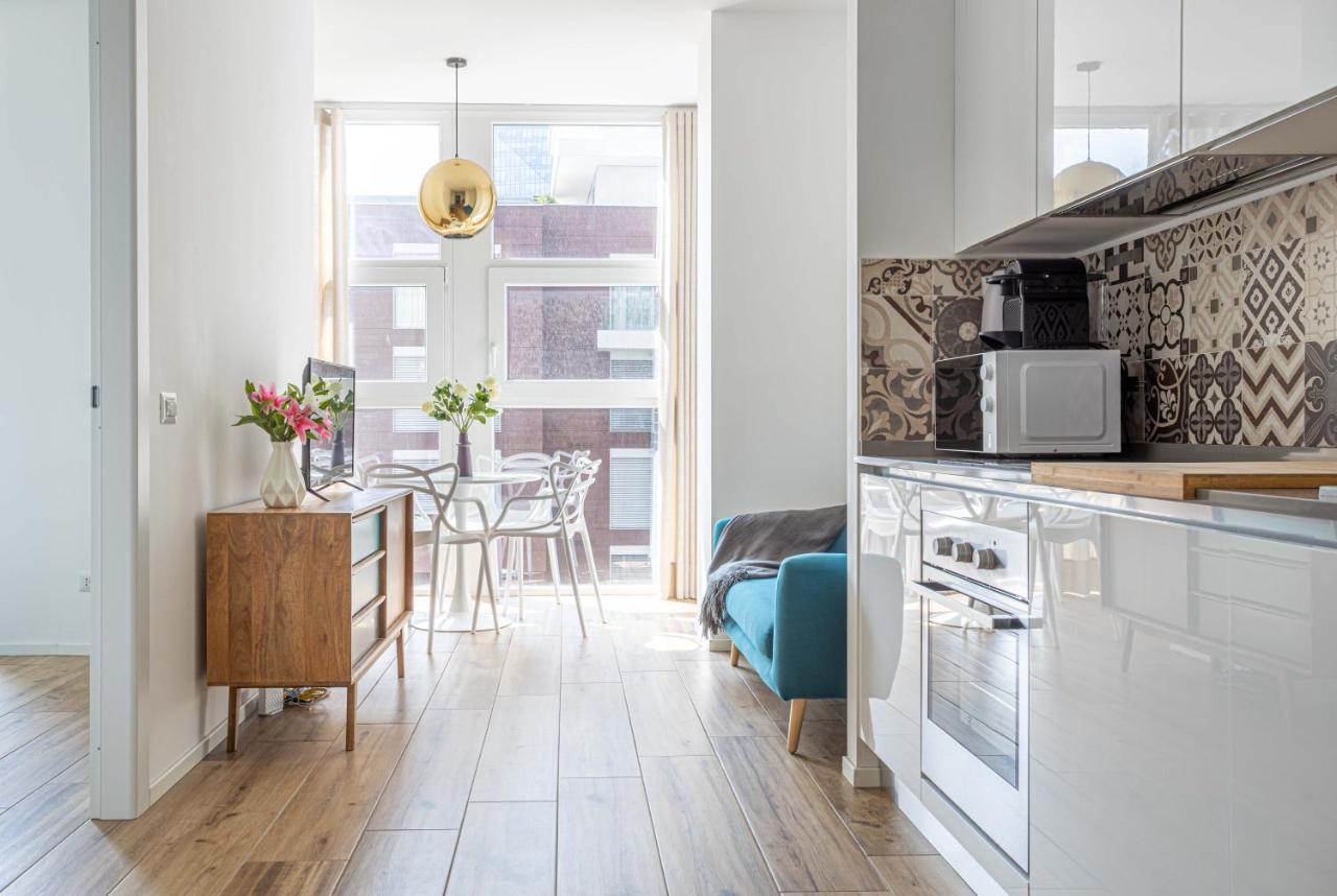 Sunlit 1 Bedroom Apt Via Pirelli 밀라노 외부 사진